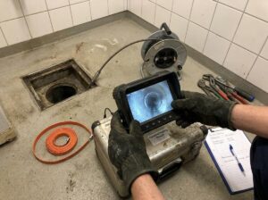 Kamera-Inspektion und Diagnostik bei einer Kanalreinigung von Kanalreinigung Posch
